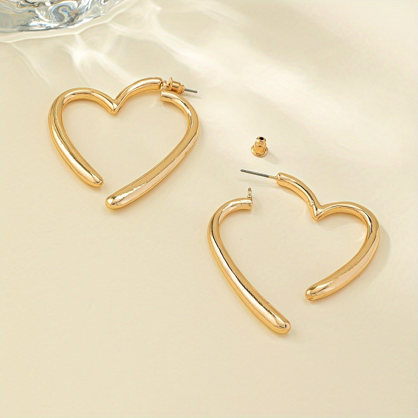 Anneliese™ – Elegante Herz-Creolen im Goldton für jeden Anlass