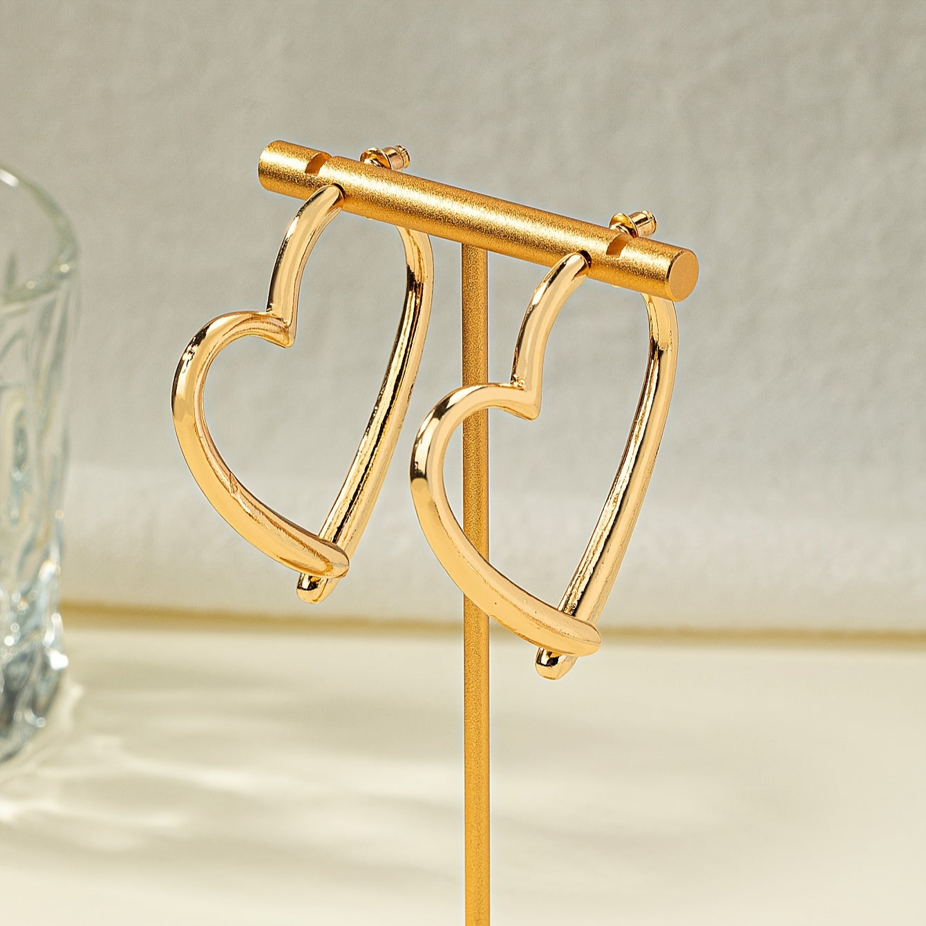 Anneliese™ – Elegante Herz-Creolen im Goldton für jeden Anlass