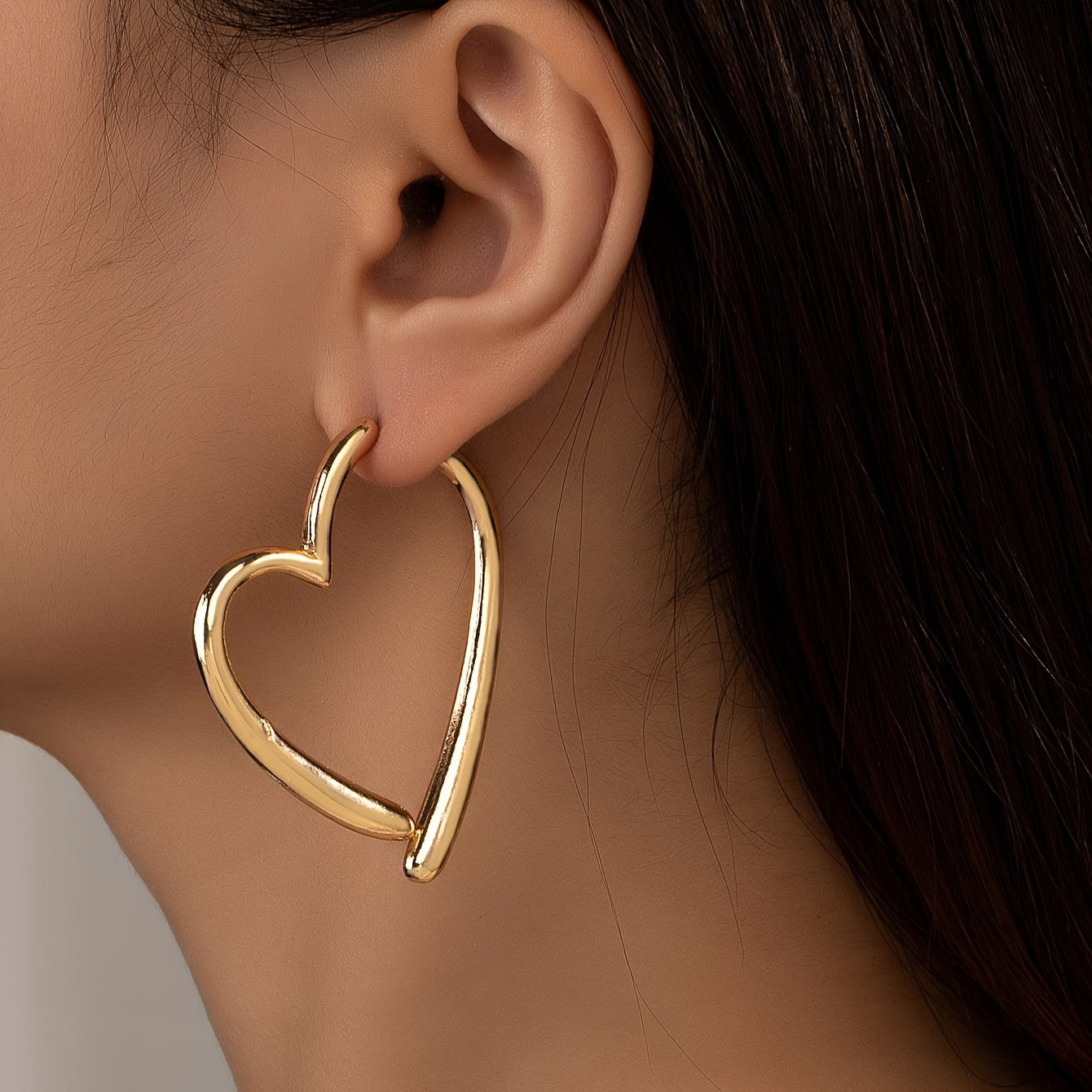 Anneliese™ – Elegante Herz-Creolen im Goldton für jeden Anlass