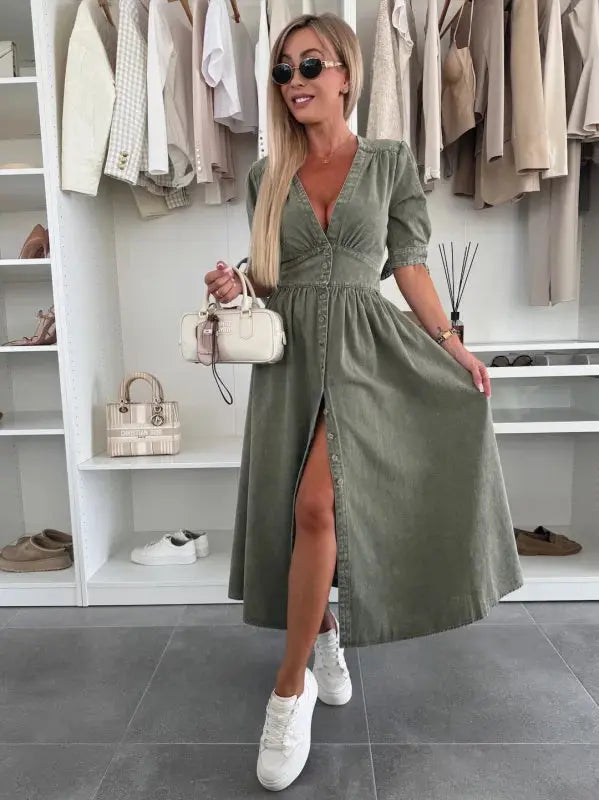 Ivana™ – Das Jeanskleid, das deine Schönheit zum Vorschein bringt