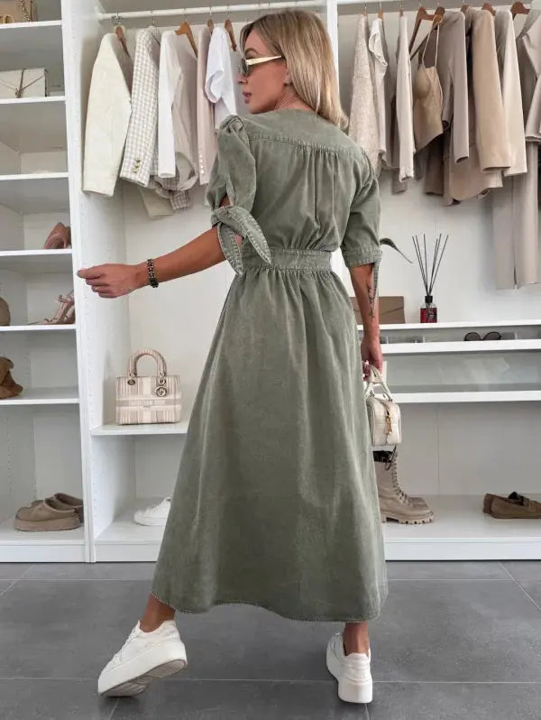Ivana™ – Das Jeanskleid, das deine Schönheit zum Vorschein bringt